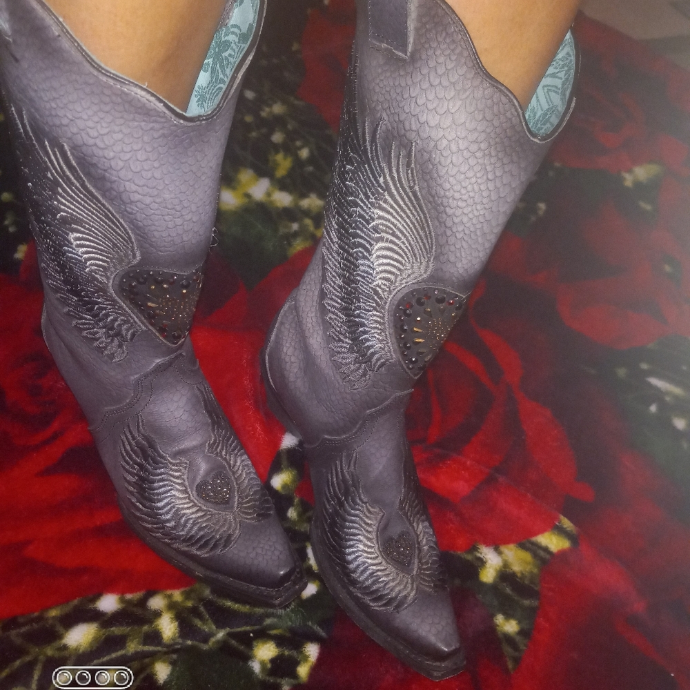 Corral boots